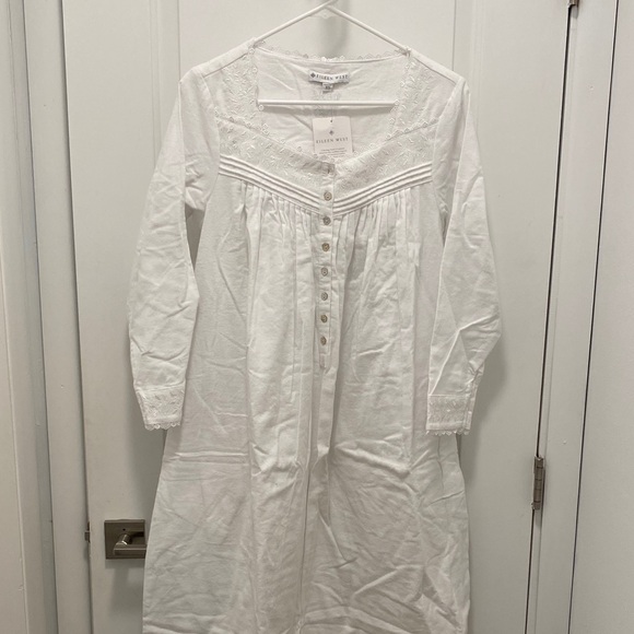 Eileen West Other - Eileen West White Long Sleeve nightgown with Lace Detail